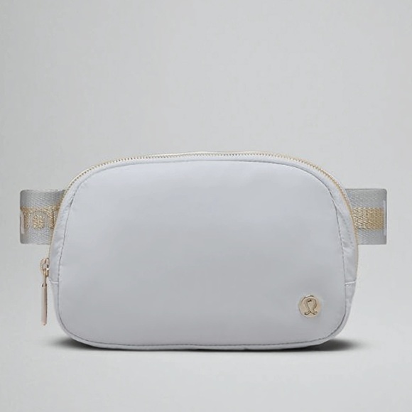 Lululemon Everywhere Wordmark Crossbody Limited Edition Belt Bag 1L - Picture 1 of 13